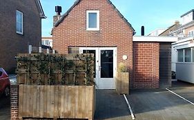 Beach Cottage Free Parking